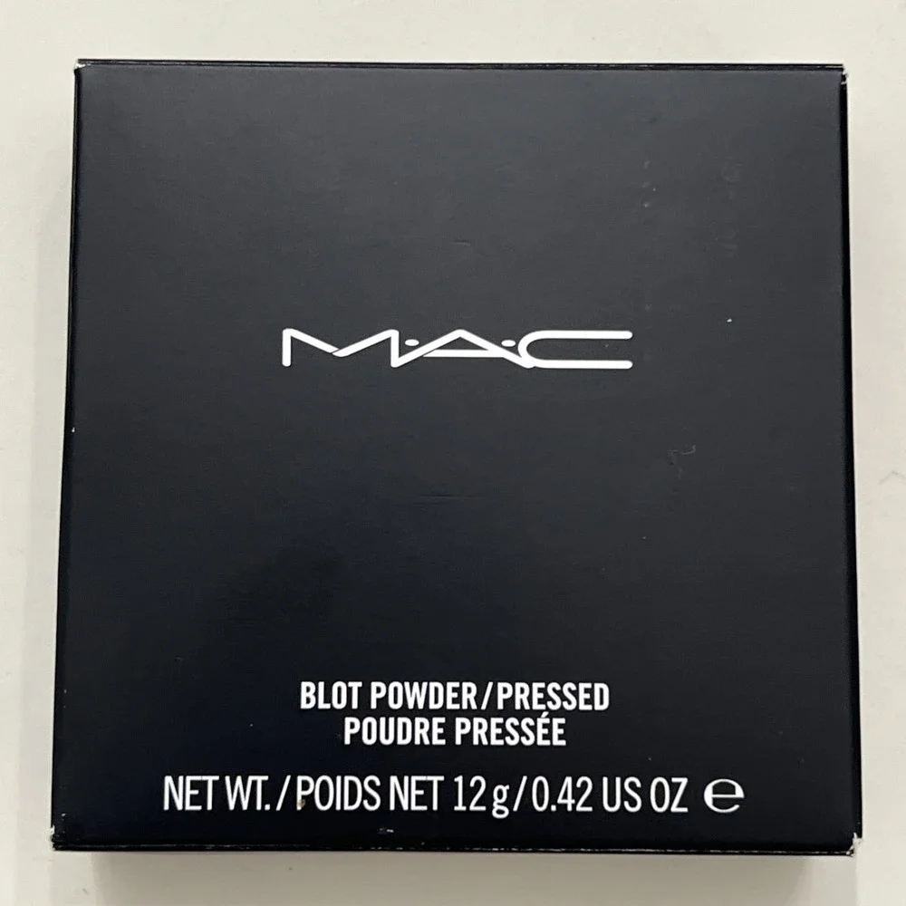 MAC - BLOT POWDER/PRESSED - LIGHT (NIB)